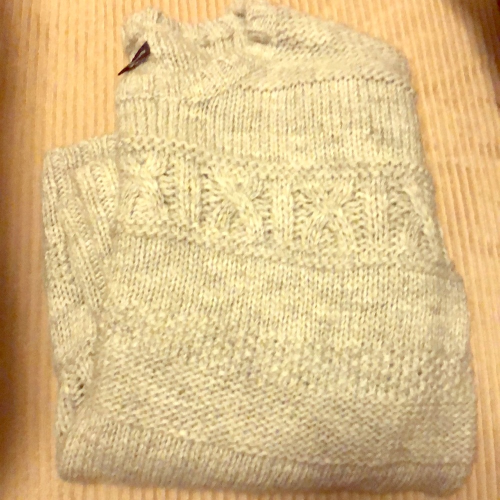 Women’s American Eagle Sweater